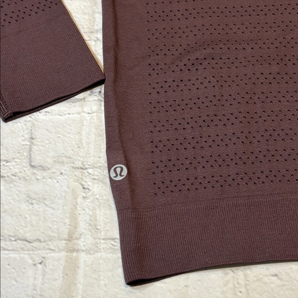 Lululemon Breeze By Long Sleeve Squad